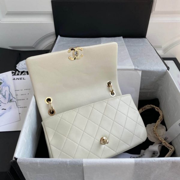 Replica Chanel Lambskin Large Flap Bag – Style As2319 - Image 10