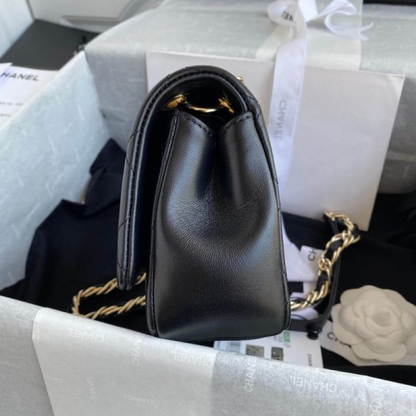 Replica Chanel Lambskin Medium Flap Bag | Style As2318 - Image 4