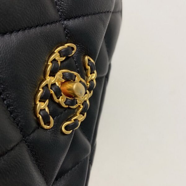 Chanel 19 Black Quilted Lambskin Waist Bag Replica - Image 6