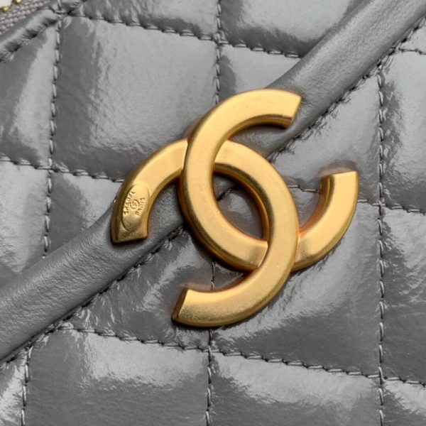 Replica Chanel Lambskin Vanity Case AS2179 – Stylish & Compact - Image 7
