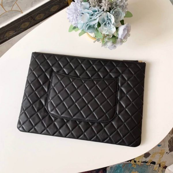 Replica Chanel Large Zip Pouch 31531 – Stylish & Functional - Image 2
