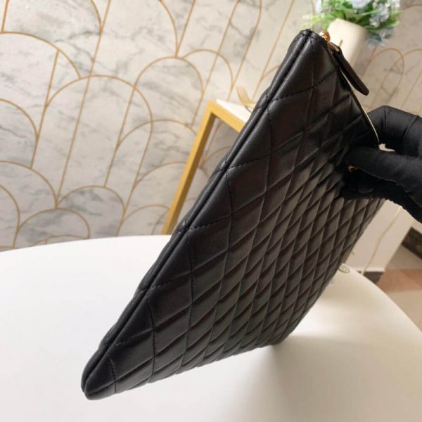 Replica Chanel Large Zip Pouch 31531 – Stylish & Functional - Image 7