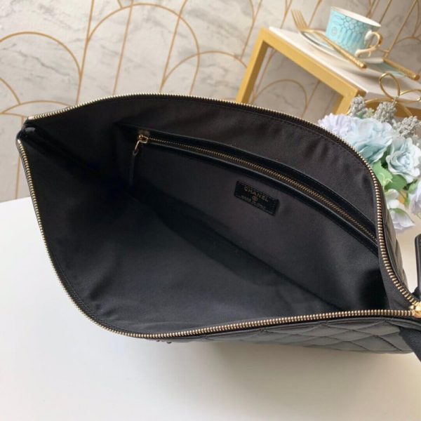 Replica Chanel Large Zip Pouch 31531 – Stylish & Functional - Image 8