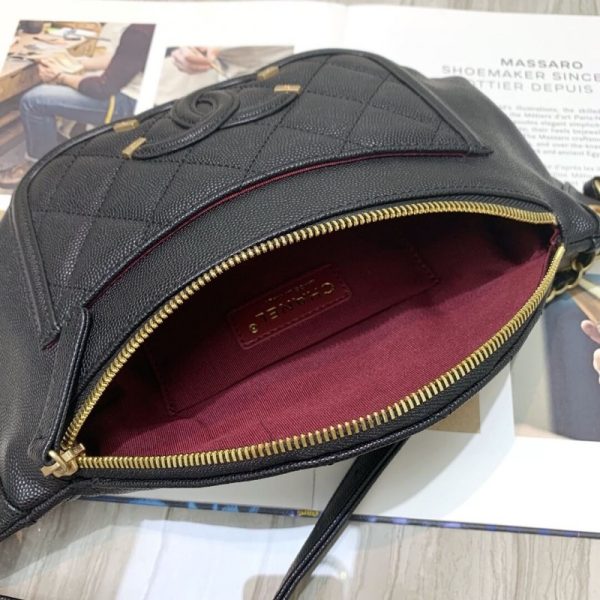 Replica Chanel Quilted Caviar Waist Bag S0929 - Image 9