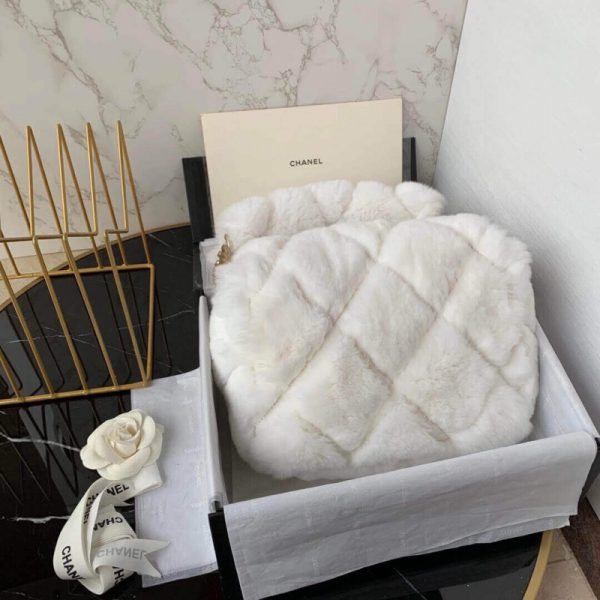 Chanel Shearling Flap Bag Replica – Luxe Lambskin Design - Image 4