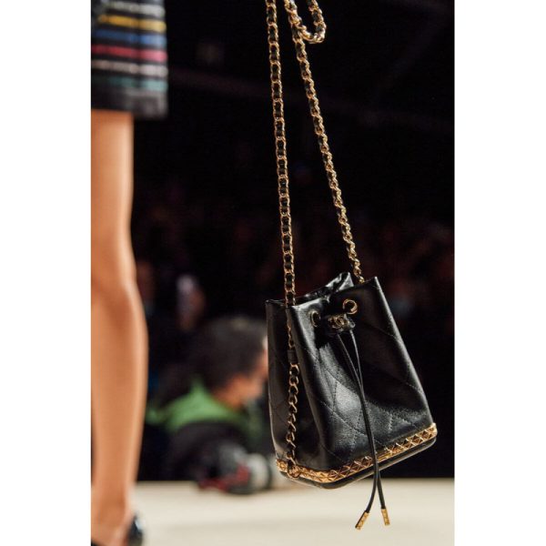 Replica Chanel Lambskin Small Bucket Bag with Chain - Image 2