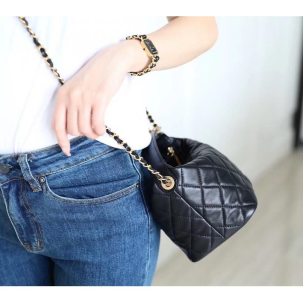 Chanel Lambskin Hobo Bag As1745 - Luxury Replica Small - Image 6