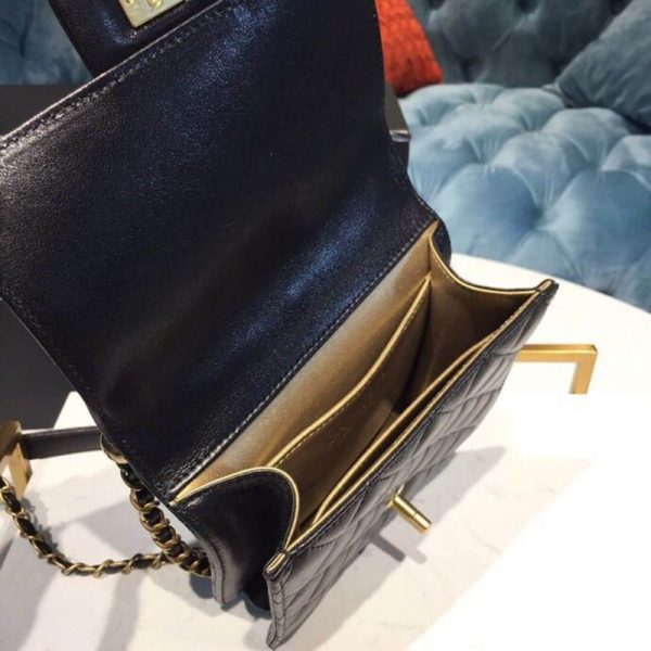 Chanel Pearl Chain Flap Bag Replica - Stylish & Elegant - Image 13