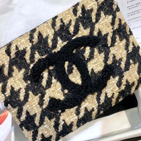 Replica Chanel Tweed Clutch Bag – Stylish Ap0803 Design - Image 4