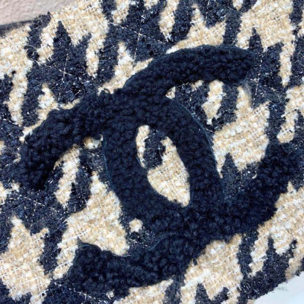 Replica Chanel Tweed Clutch Bag – Stylish Ap0803 Design - Image 5