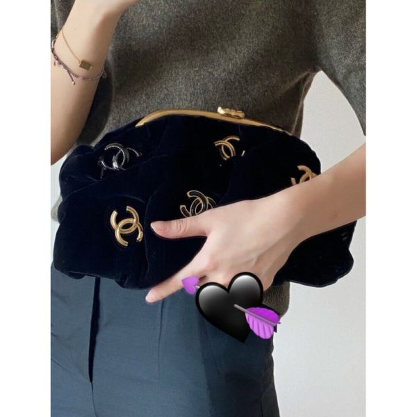 Chanel Velvet Clutch Replica - As2137 | Luxe Style - Image 2