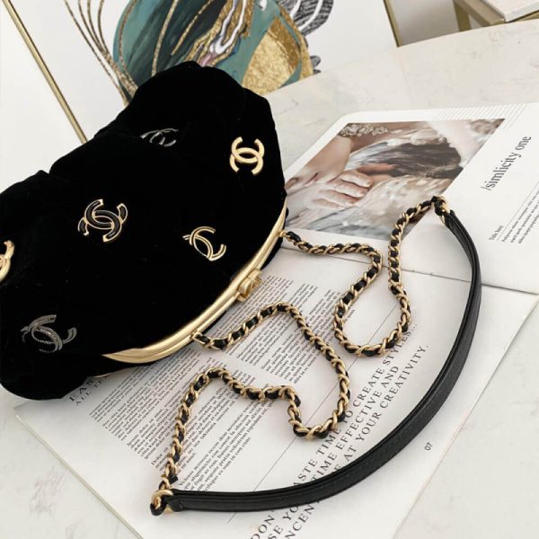 Chanel Velvet Clutch Replica - As2137 | Luxe Style - Image 5