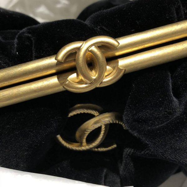 Chanel Velvet Clutch Replica - As2137 | Luxe Style - Image 7