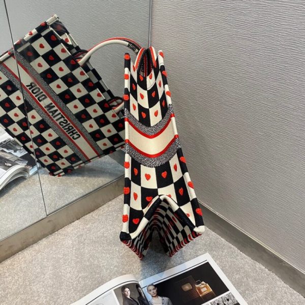 Replica Christian Dior Dioramour Chess Heart Book Tote M1286 - Image 5