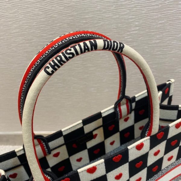 Replica Christian Dior Dioramour Chess Heart Book Tote M1286 - Image 8
