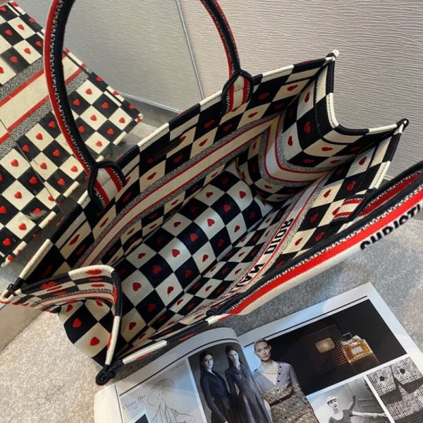 Replica Christian Dior Dioramour Chess Heart Book Tote M1286 - Image 9