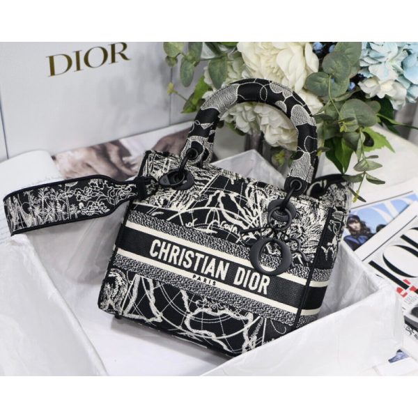 Christian Dior Lady D-Lite Bag Black & White Embroidery M0565 - Image 5