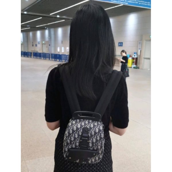 Replica Dior Mini Saddle Backpack in Navy Blue Oblique Jacquard - Image 6