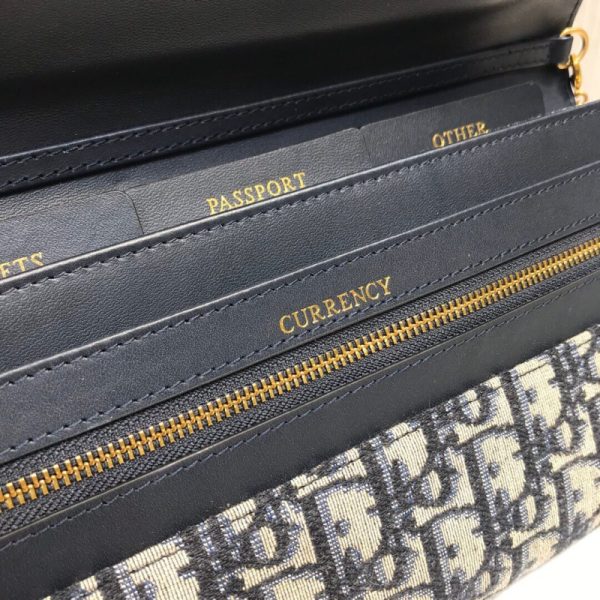 Replica Dior Oblique Chain Clutch Bag S5401 | Stylish & Chic - Image 11