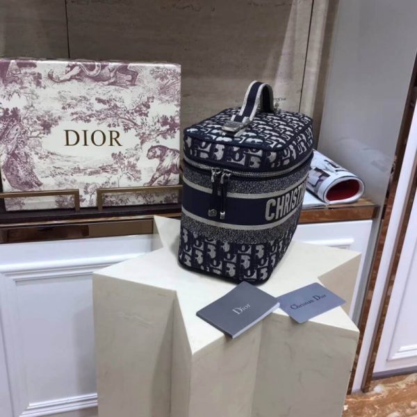 Replica Christian Dior Travel Vanity Bag S5417 - Elegant & Compact - Image 3