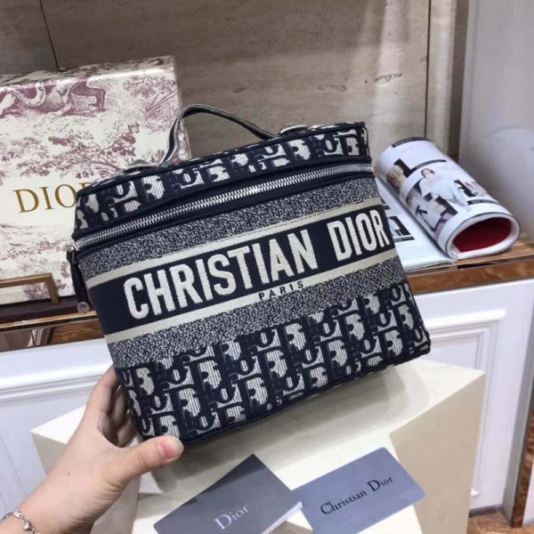 Replica Christian Dior Travel Vanity Bag S5417 - Elegant & Compact - Image 6