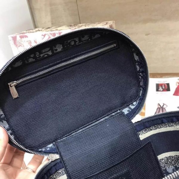 Replica Christian Dior Travel Vanity Bag S5417 - Elegant & Compact - Image 9