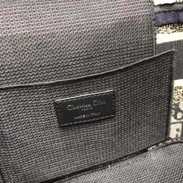 Replica Christian Dior Travel Vanity Bag S5417 - Elegant & Compact - Image 10