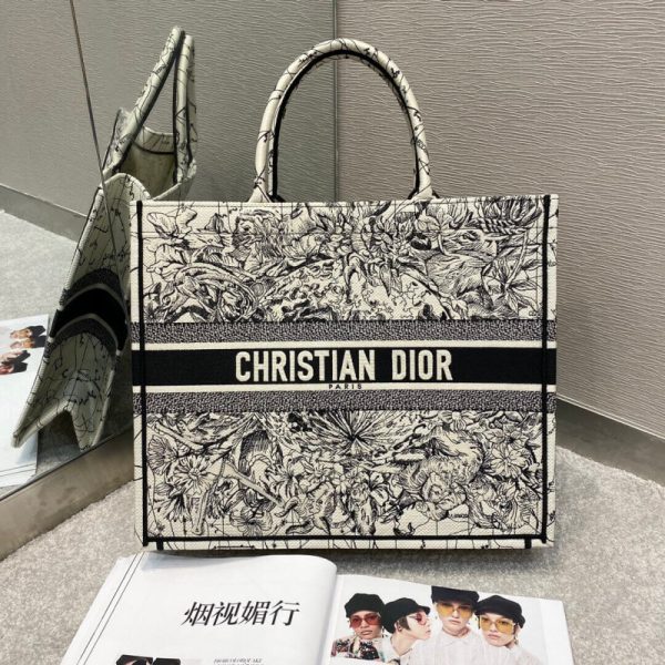 Replica Dior Book Tote Latte Multicolor Zodiac Embroidery M1286 - Image 4