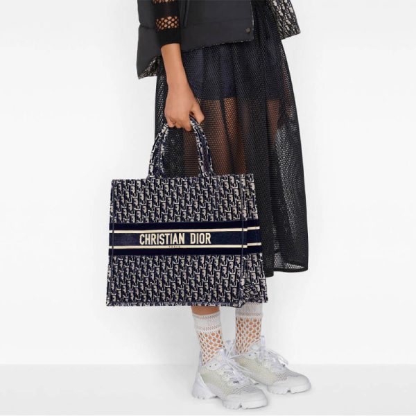 Dior Oblique Embroidered Velvet Book Tote Replica M1286Z - Image 2