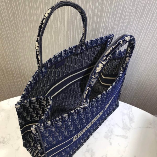 Dior Oblique Embroidered Velvet Book Tote Replica M1286Z - Image 11