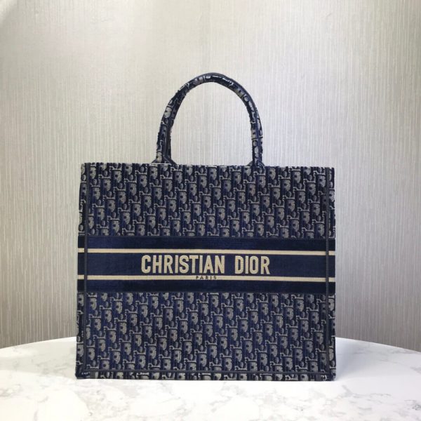 Dior Oblique Embroidered Velvet Book Tote Replica M1286Z - Image 4