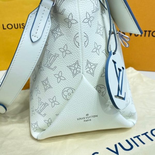 Replica Louis Vuitton Beaubourg Hobo MM White M58482 Bag - Image 7