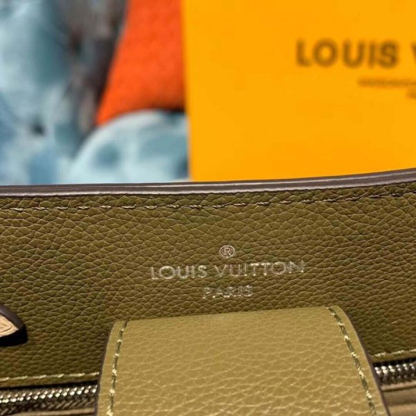 Replica LV Calfskin Leather Lockme Bucket Bag M55439 - Image 9