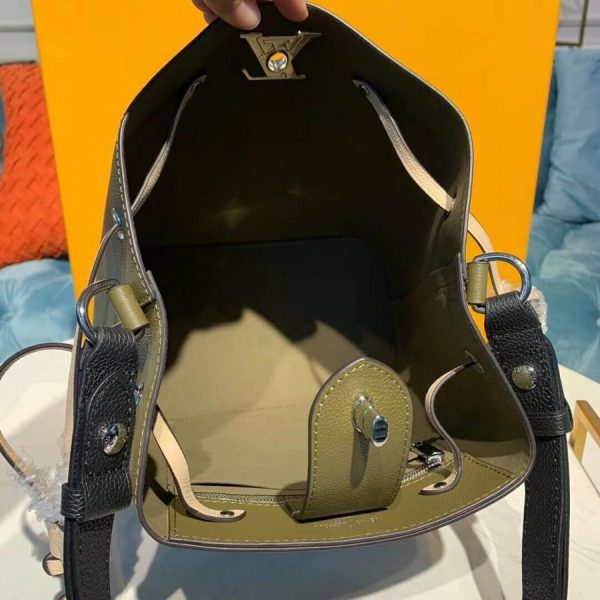 Replica LV Calfskin Leather Lockme Bucket Bag M55439 - Image 10