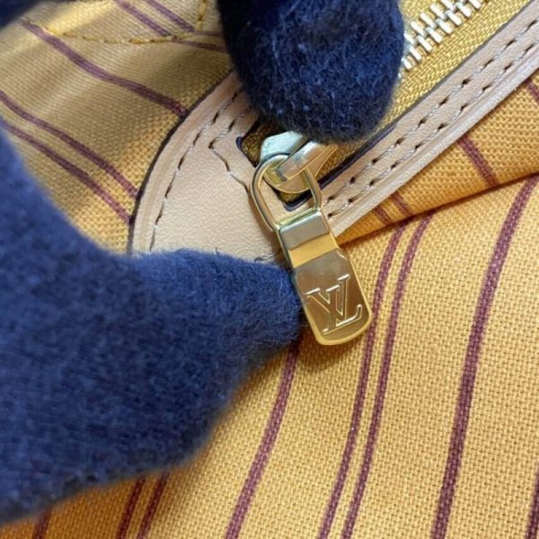 Authentic-Look Louis Vuitton Damier Azur Neverfull MM Replica - Image 14