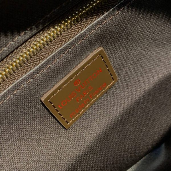 Replica LV Damier Ebene Toiletry Bag 25 N47624 | Stylish & Functional - Image 9