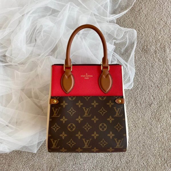 Replica Louis Vuitton Fold Tote PM – Stylish & Elegant Design - Image 4
