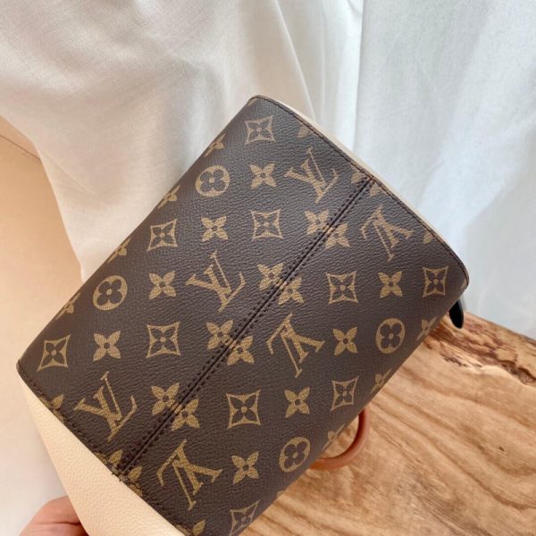Replica Louis Vuitton Fold Tote PM – Stylish & Elegant Design - Image 9