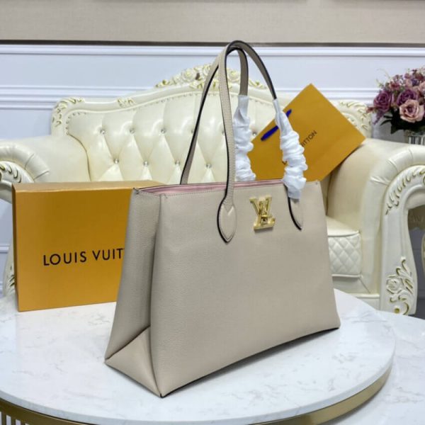Stylish Louis Vuitton Lockme Shopper Bag Replica - Image 4