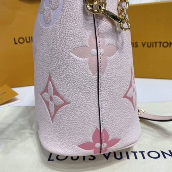 Replica Louis Vuitton Marshmallow Hobo Bag M45697 - Image 9