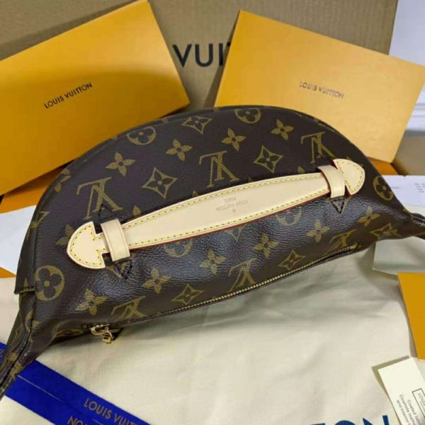 Replica LV Monogram Canvas Bumbag M43644 - Stylish & Compact - Image 4