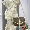 Best Replicas Bags - Replica LV Monogram Canvas Saumur MM M40710 Handbag Shop For Best Louis Vuitton LV Replica Bags With Cheap Price