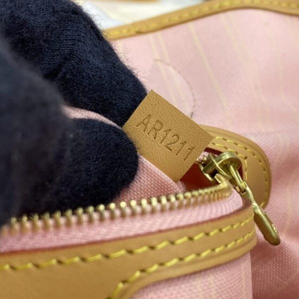 Replica Louis Vuitton Neverfull MM Handbag - Image 15