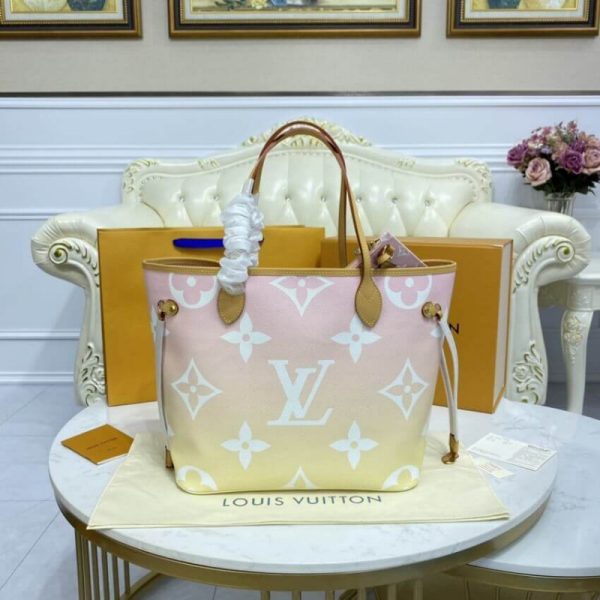 Replica Louis Vuitton Neverfull MM Handbag - Image 6