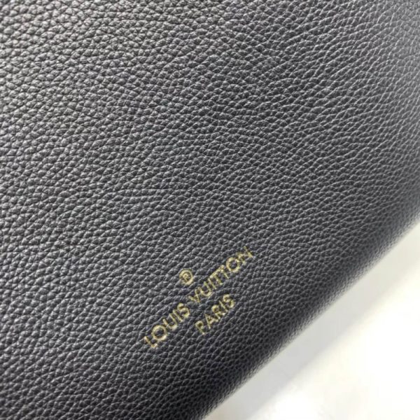 Replica Louis Vuitton On My Side M53823 Handbag - Image 6