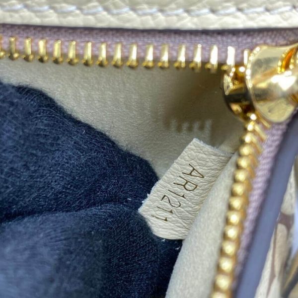 Replica LV Pochette Metis M45596 Crossbody Bag - Image 16