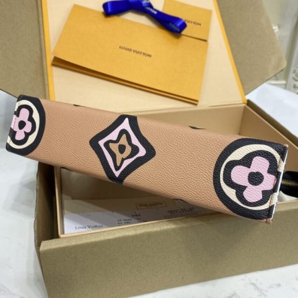 Replica Louis Vuitton Toiletry Pouch 26 | Premium Style - Image 4