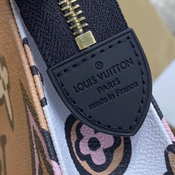 Replica Louis Vuitton Toiletry Pouch 26 | Premium Style - Image 8