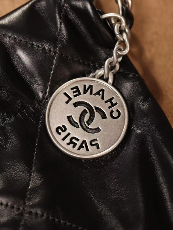 Black Chanel 22 Replica w/ Silver Metal Chain – Stylish & Elegant - Image 5