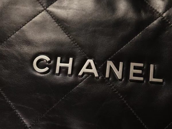 Black Chanel 22 Replica w/ Silver Metal Chain – Stylish & Elegant - Image 8